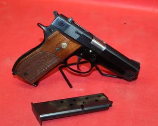 Smith & Wesson Model 39-2 9mm Pistol w/ two original mags SN A277300  **ATF LAWS APPLY**