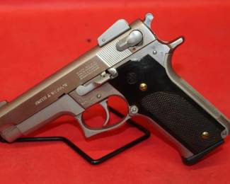 Smith & Wesson 659 9mm Pistol, with 2 mags SN TAL7279  **ATF LAWS APPLY**