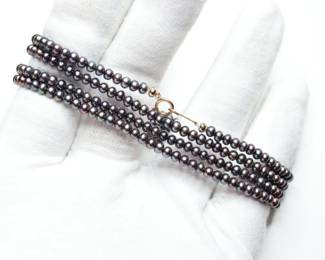 BLACK PEARL NECKLACE AND BRACELET 18K GOLD CLASP