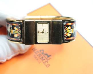 HERMES BRACLET WRISTWATCH COMES WITH BOX
