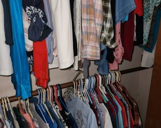 Lots of Women's Clothes -  Small to 2XL 