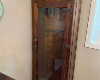 Great shape gun cabinet 