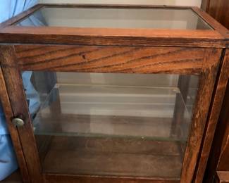 Neat shadow box approx 14” cube