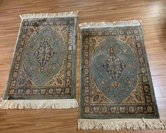 Small throw rug size