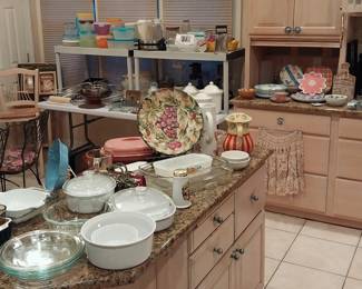 Pfaltzgraff, Corningware, Pyrex, Lock and Lock containers, food processors, Keurig, cookware, bakeware, cookware, fine china, tea pots