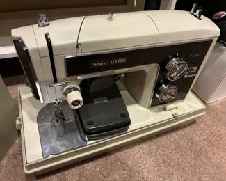 Very nice Kenmore sewing machine