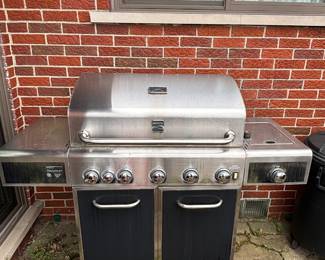 Very nice stainless steel grill with side burner