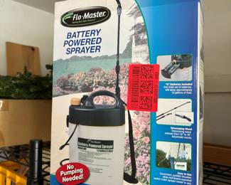 Battery power sprayer