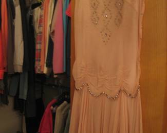 1920's flapper dress and women's clothes