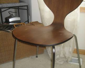 Molded wood side chair