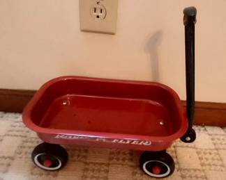 Small Radio Flyer Wagom