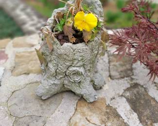 Concrete planter (small)