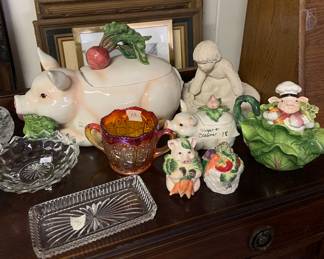 Fitz and Floyd pig soup tureen, sugar/creamer, salt and pepper