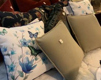 throw pillows, massaging pillows