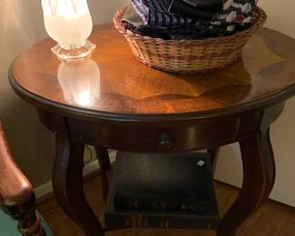 pretty side table with lovely wood design