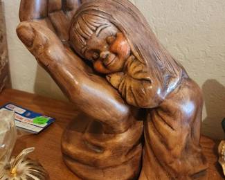 2 piece Child in hand