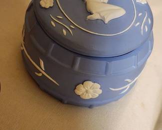 Small Round Resin Blue White Trinket Ring Box