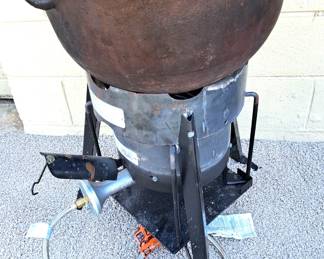 CHICKEN STEW CAST IRON KETTLE & HEATER