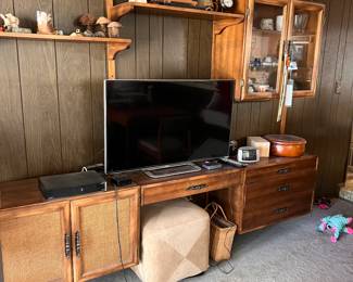 Retro wall unit