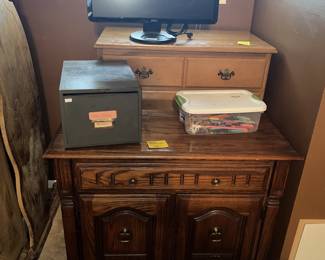 Large oak side table, small chest & flat screen tv