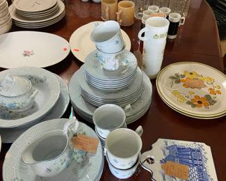 China & various vintage dishes 
