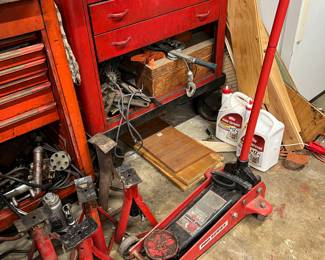 hydraulic lift + jack stands
