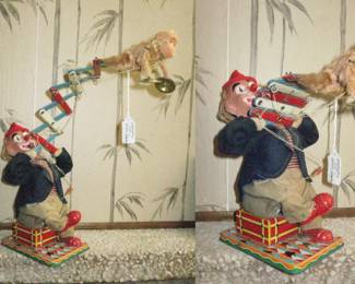 Battery Op Hobo Clown w/Monkey (Whistle-Cymbals) (Works)