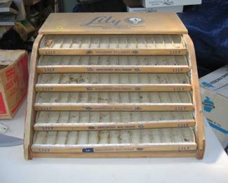 Lily Sewing Thread Counter Display