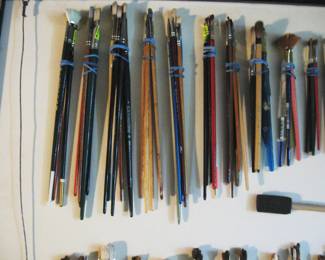200 Artists Brushes (Most Unused)