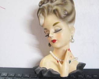 Head Vase (Hair Line Crack)