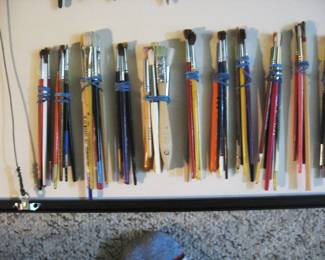 200 Artists Brushes (Most Unused)
