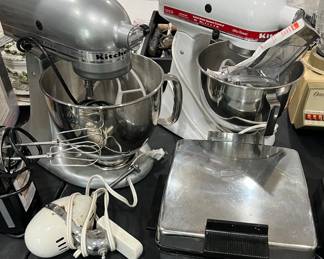 2 Kitchen Aid Stand Mixers!!