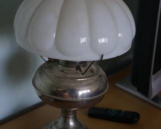 vintage Aladdin all original kerosene light. The soft glow of the this shade is welcoming 