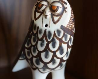 Strawberry Hill pottery of Canada. Owl about 9" 