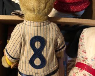 Back of stuffed bear