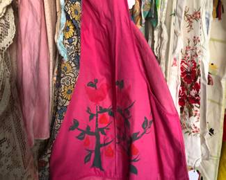 Vintage linens. Aprons 