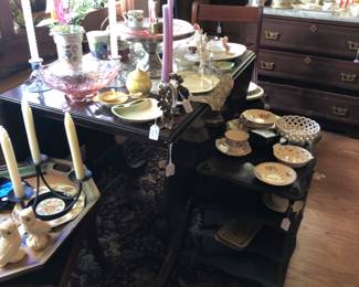 Dropleaf Duncan Phyfe dining table and chairs