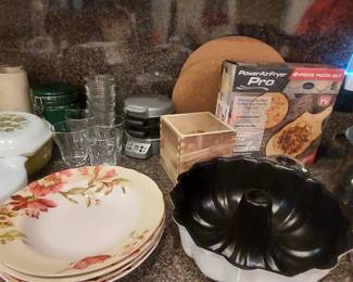 Bundt Pan, Pots and Decorative Bowl