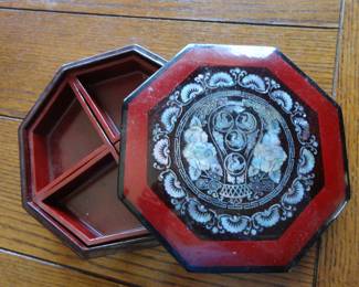 VTG Korean Lacquer Mother of Pearl Octagon Box