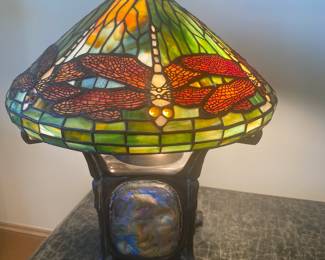Tiffany style dragonfly lamp with lighted glass base 