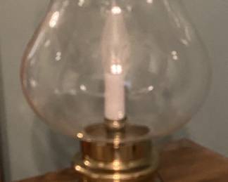 Lamp w Hurricane Shade