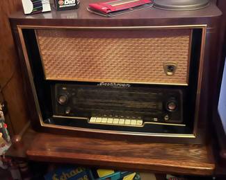  Old  radio 