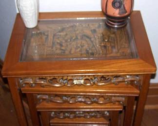 Oriental nesting tables