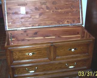 Lane cedar chest