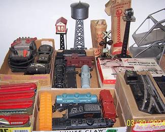 Vintage Lionel and American Flyer trains and accessories