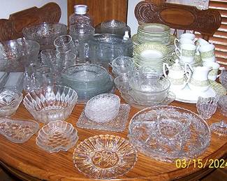 Meakin china, clear w/ poinsettia dish set, others