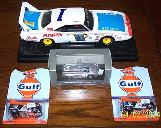 Road Runner, Mercedes Benz 300 SLR and 2 rare Gulf Volkswagen Drag Busses