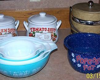 Pyrex nesting bowls [SOLD]