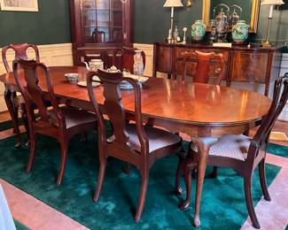 Queen Anne dining table and 6 chairs