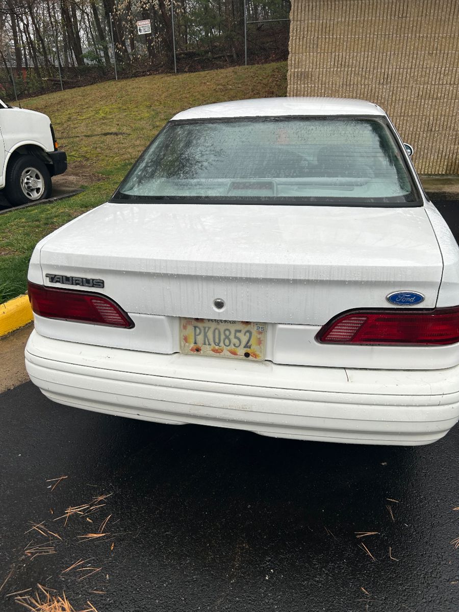 1992 Ford Taurus  
One owner 